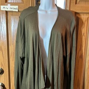 💚3/$25 Ellos 1X (22/24) Olive Green Women's Sweater Cardigan